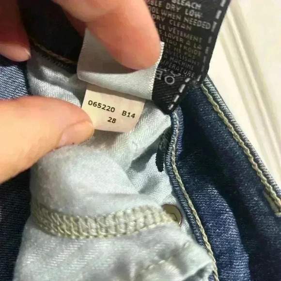 7 For All Mankind Josefina Skinny boyfriend Jeans Size 28 Button Fly Distressed - Picture 11 of 15